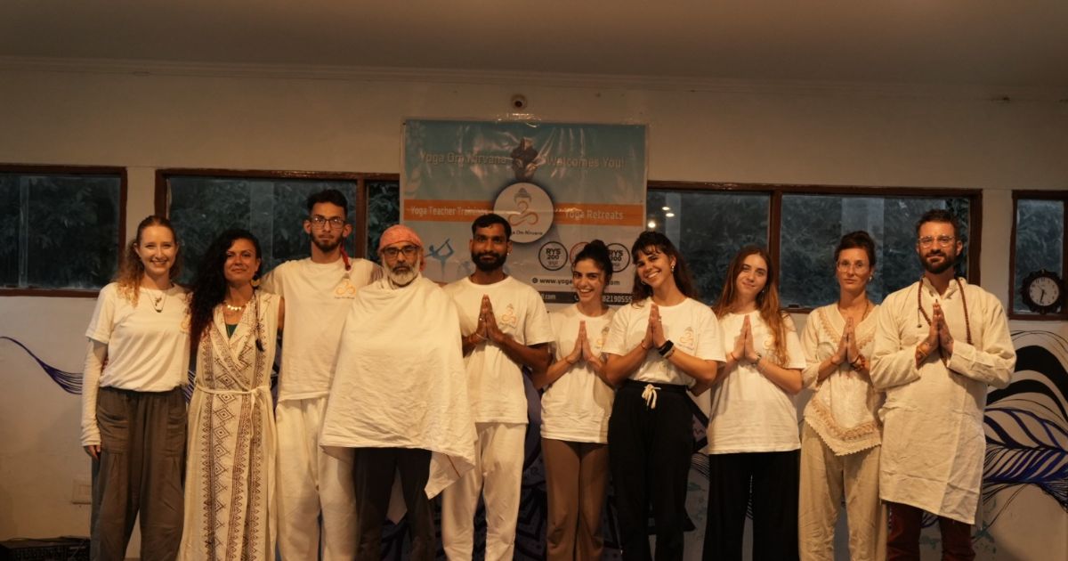 Best 200 Hour Yoga Teacher Training | Yogaomnirvana